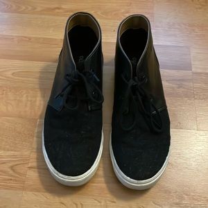 Old Navy High top dress sneaker size 9